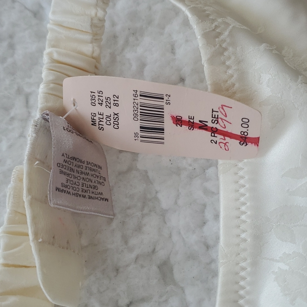 Victoria's Secret Beige/Cream Garter Belt Bundle - Picture 7 of 17